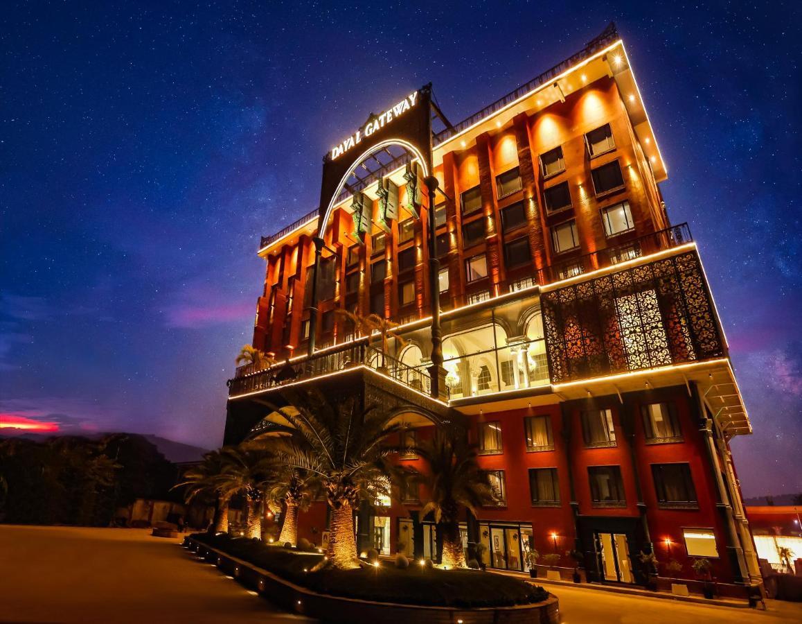 Dayal Gateway Hotel Lakhnau Kültér fotó
