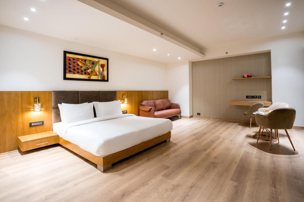 Dayal Gateway Hotel Lakhnau Kültér fotó