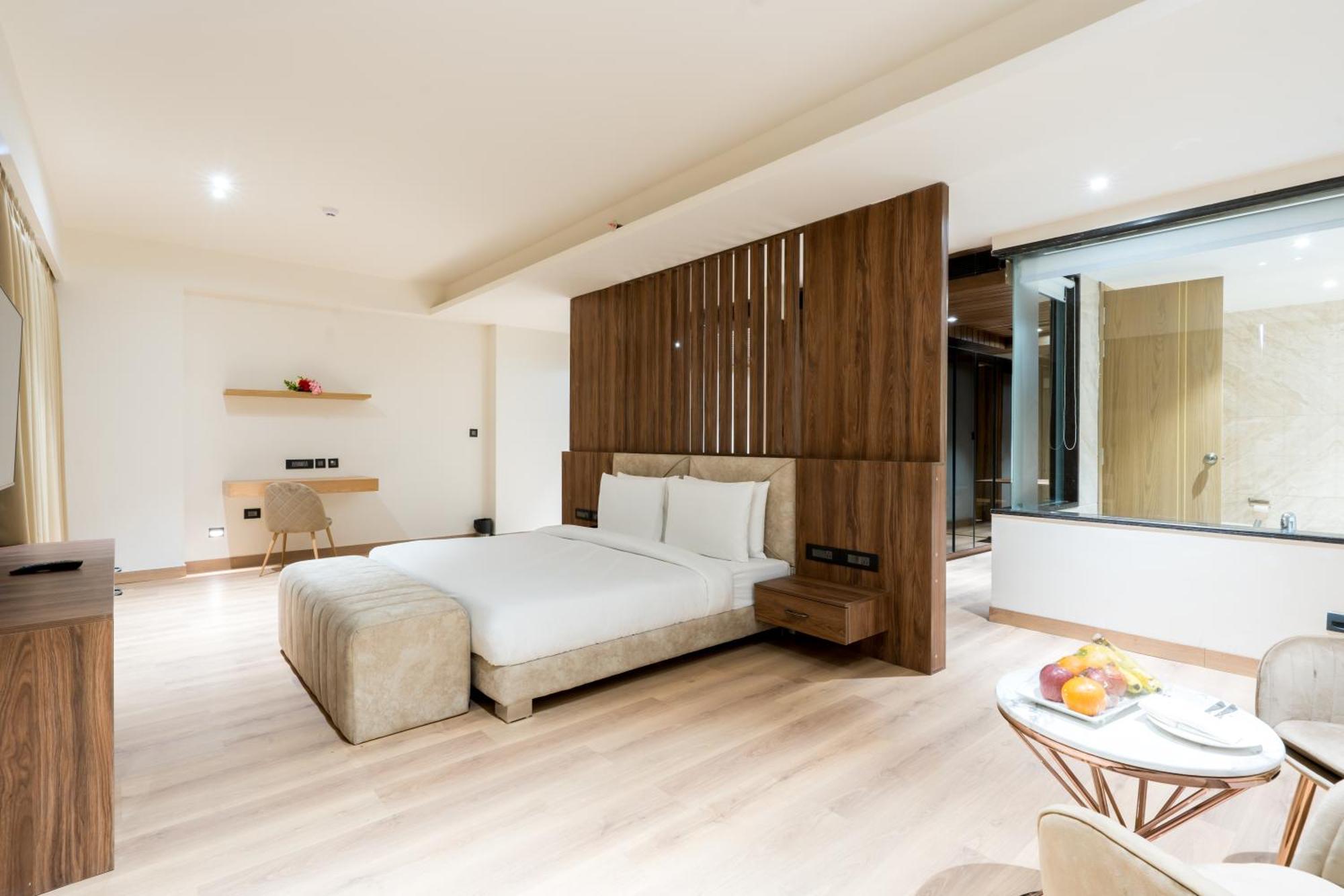 Dayal Gateway Hotel Lakhnau Kültér fotó